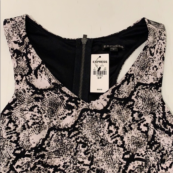 Snake skin racer back crop top - Picture 2 of 3